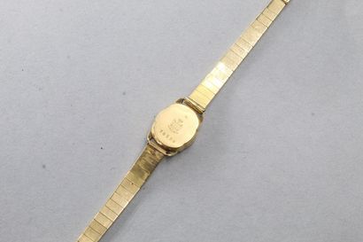 null Ladies' wristwatch in 18k (750) yellow gold, round case, cream dial.

cream...
