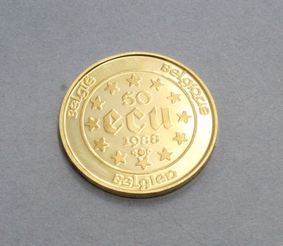 null Yellow gold coin (900) of 50 belgian ecu (1988)

Weight : 17.278 g.