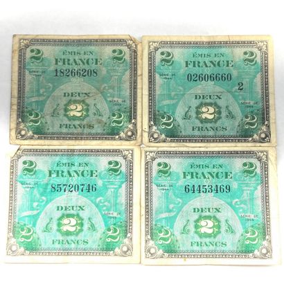 null 
38 billets de banque libellés en francs : 




- Cinq francs « Violet » 1933...