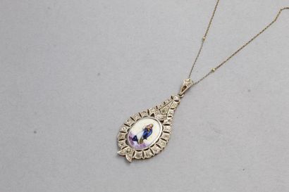 null 18k (750) yellow gold and platinum pendant, decorated with a central miniature...