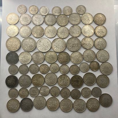 null Set of silver coins of type Semeuse.

Weight : 324.40 g.