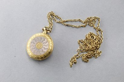 null Neck watch in 18k (750) yellow gold, dial with gilt guilloché background,

Arabic...