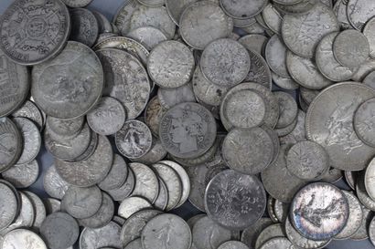  Lot de pièces en argent (925). 
Poids : 1.7 kg.
