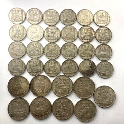 null Set of silver coins of 10 and 20 francs of Turin type. Different vintages.

Weight...