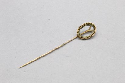 null 14k yellow gold scrap (585): tie pin.

Weight : 1.40 g.