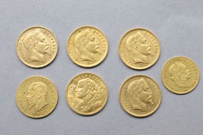 Lot de sept pièces en or comprenant :

-...