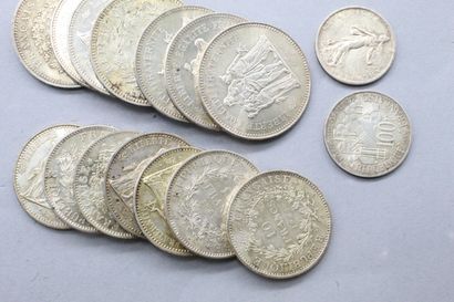 null Lot de pièces en argent comprenant : 

- 7 x 10 francs Hercule 

- 7 x 50 francs...