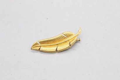 null Broche feuille en or jaune 18k (750).

Poids : 1.80 g.