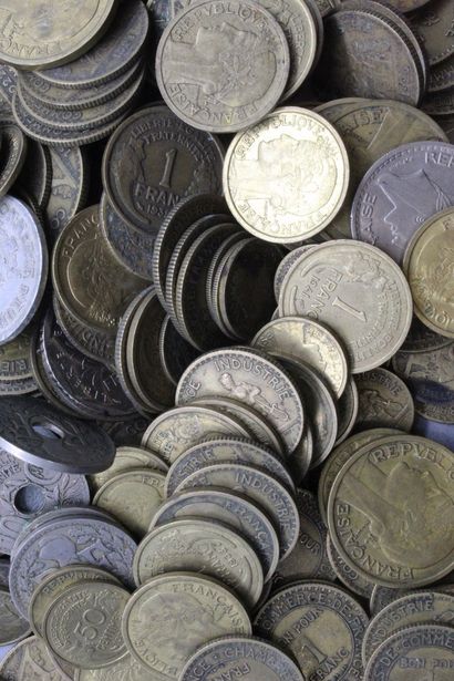 null Vrac de pièces de monnaie françaises du XXème siècle dont :

- 50 centimes,...