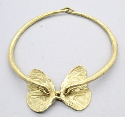 null CLAUDE LALANNE

Collier torque ouvrant articulé « papillon » en bronze doré...