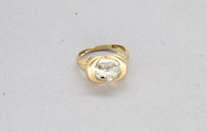null 18k (750) yellow gold ring set with star-shaped diamonds. (missing).

Hallmark...