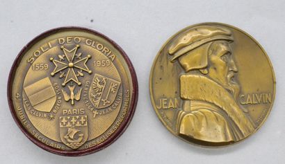 null [ Protestantisme ] Deux médailles en bronze :

Avers : profil droit de Jean...