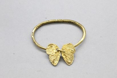 null CLAUDE LALANNE

Bracelet ouvrant articulé « papillon » en bronze doré

Signé...