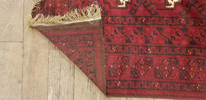 null Ancien tapis afghan, vers 1930/1940

Velours en laine sur fondations en laine

Bon...