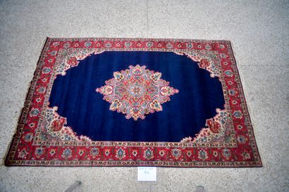 null Romanian reminiscent of Tebriz rugs, 1980. 

Wool velvet on cotton foundation....