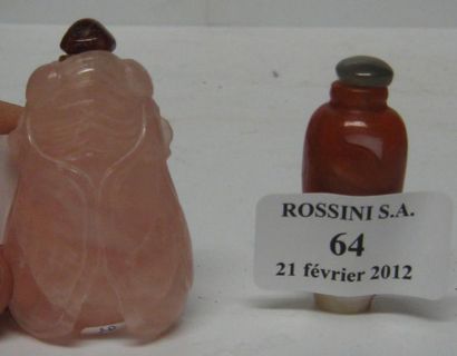 null Lot: Tabatière en calcédoine et tabatière en quartz rose