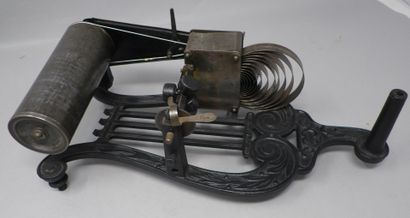 null Phono-Lyre for standard type wax cylinder, cast iron stand, spring loaded movement...