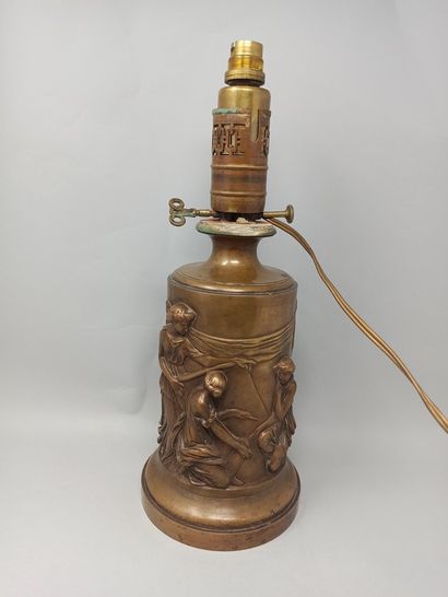 null 
Ferdinand BARBEDIENNE (1810-1892),



Foot of oil lamp in bronze whose shaft...