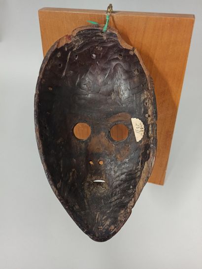 null Dan mask (Ivory Coast) 

Black patina 

Height: 22 cm