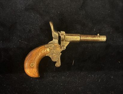 Revolver with pin. Cal. 7 mm. Engraved frame....