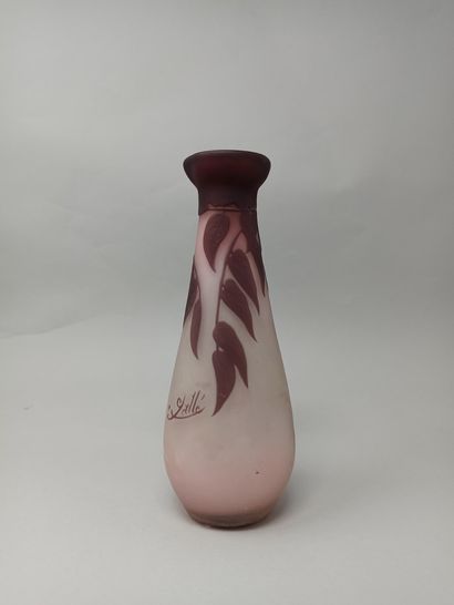 null GALLE (Dans le goût de)

Vase à panse piriforme 

Epreuve en verre multicouche...