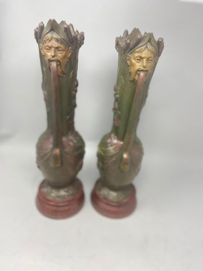 null CARLIER - paire de vases à deux anses en régule polychrome à décor de rinceaux,...