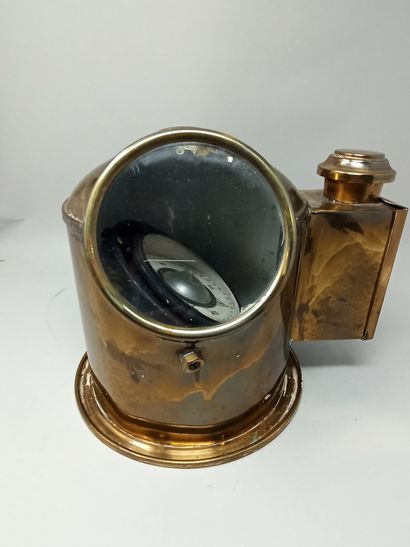 
Marine compass to suspend and its lantern,...