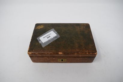 null Sealing kit in a leather box decorated with an armorial crown, signed Rodrigues...