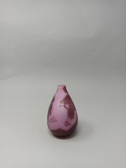 null GALLÉ (In the taste of)

Swollen vase with cut neck initially soliflore.

Proof...