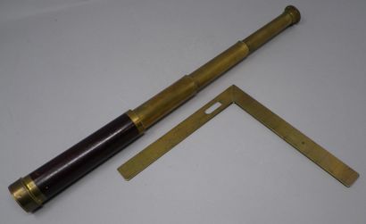 null MARINE OBJECTS

- Brass folding telescope sheathed in wood. L. : 15.10 cm and...
