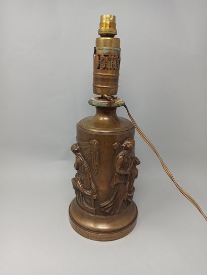 null 
Ferdinand BARBEDIENNE (1810-1892),



Pied de lampe à huile en bronze dont...