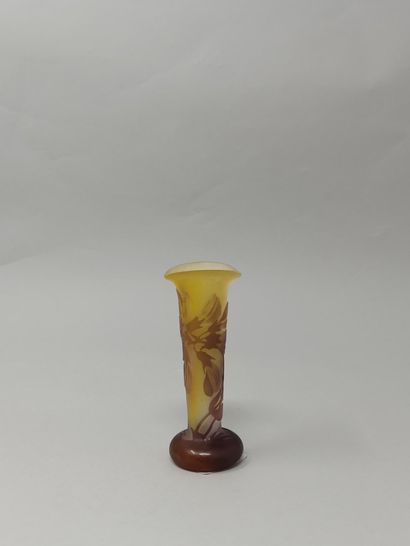 GALLÉ (In the taste of)

Small horn vase...