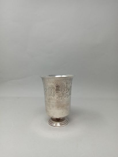 Silver tulip tumbler on foot with flowers.

Weight...