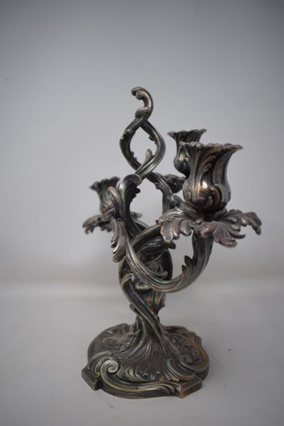 null Candelabra in bronze with silver patina with three arms of light.

Baroque style

Height:...