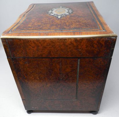null Rectangular liquor cabinet with curved front in veneer with marquetry and brass...