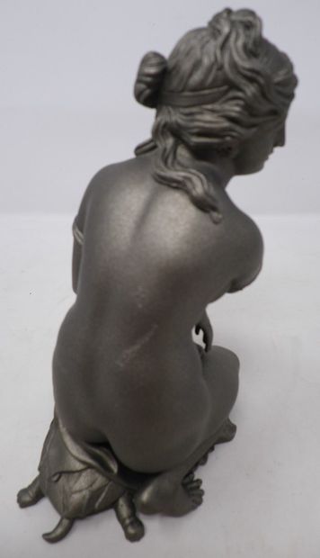 null Aphrodite assise sur une tortue, bronze à patine métallisée (contemporaine).

Probable...