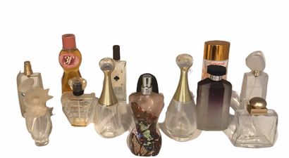 null Ensemble de 13 flacons de parfum dont Jean-Paul Gaultier, Nina Ricci, Lancôme,...