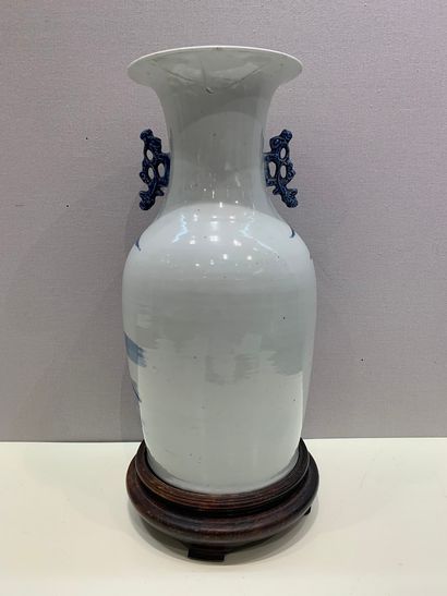 null Earthenware vase in imitation of Chinese porcelain, partially decorated with...