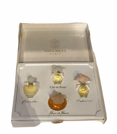 null Un coffret de miniatures Nina Ricci comprenant « L’Air du temps », « Farouche...