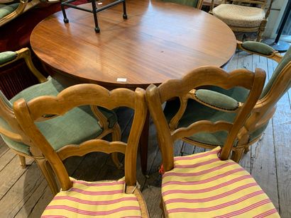 null Paire de chaises paillées en bois naturel accompagnées d'un coussin jaune à...