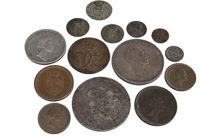 null DANEMARK 

Lot de quatorze monnaies : 

- Christian VII, 1 Speciedaler de 60...