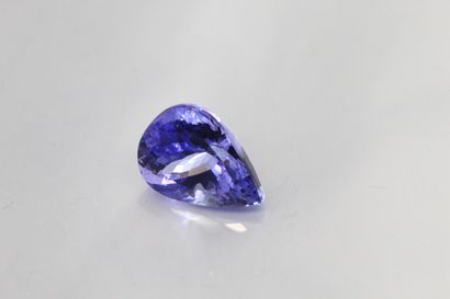 null Tanzanite pear on paper.

Accompanied by a certificate AIG. 

Weight : 7.23...