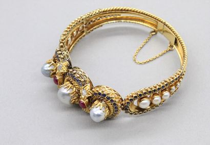 null Bracelet jonc ouvrant en or jaune 18K (750) ajouré, orné de perles baroques...