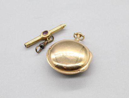 null MESNIL GRÉGOIRE 

Gold watch with bell. Case on hinge, smooth bottom. White...