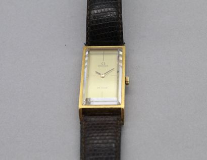 null OMEGA

De Ville

No. 511077 247

18K (750) gold wristwatch. Rectangular case...