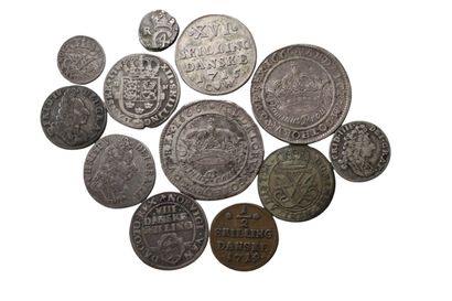 null DENMARK

Lot of twelve coins: 

- Christian IV, 8 Skilling 1608, KM : 32. 

-...