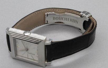 null BOUCHERON

No. 110 0287

Steel bracelet watch. Square case with screw closure....