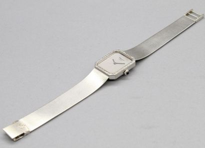 null CHOPARD 

No. 111961

No. 5086

Montre bracelet de dame en or gris 18K (750)....