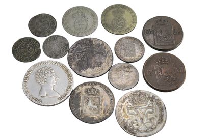 null NORWAY 

Lot of thirteen silver and bronze coins: 

- Chritian IV, 2 Skilling...