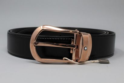 null MONT BLANC

Men's black leather belt with rose gold plated buckle.

New condition...